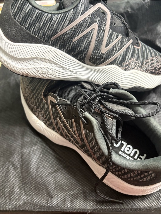 New Balance Shoes - NWOT New Balance Black and Pink FuelCell Running Shoes